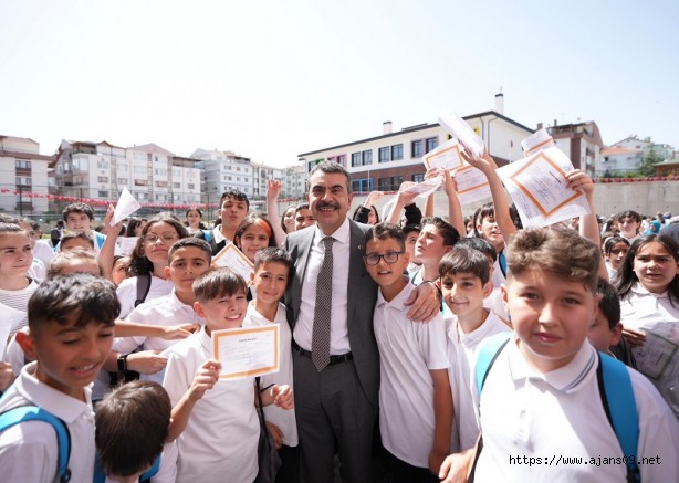 Bugün 20 milyon öğrenci karne aldı