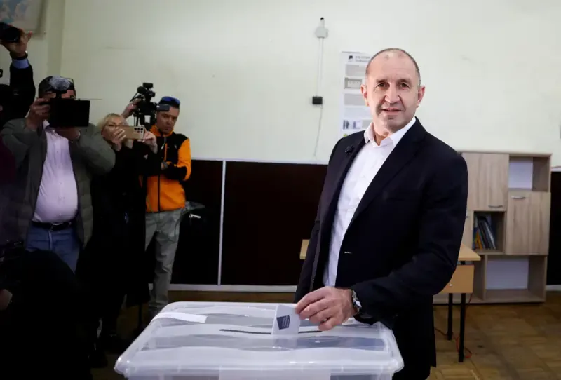 Bulgaristan seçimlerini Radev’in koalisyonu kazandı