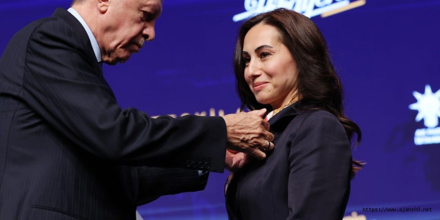 CHP'den istifa eden Beykoz Belediye Başkanvekili Özlem Vural Gürzel, AKP'ye katıldı