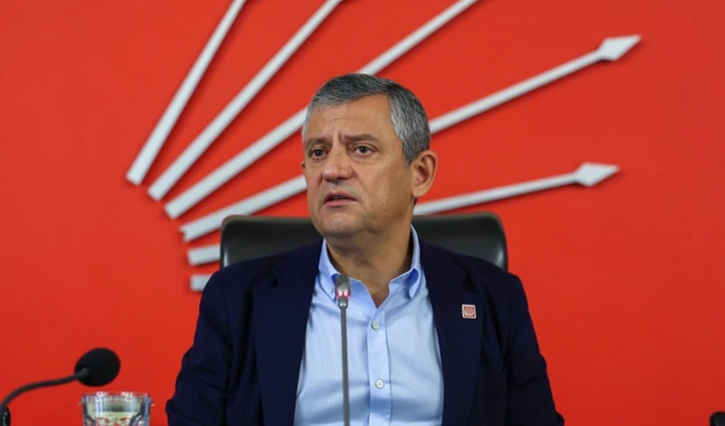 CHP'li Delegeler Mesai Başlar Başlamaz Notere Koştu