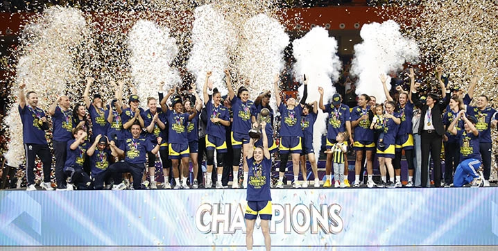 Fenerbahçe üst üste ikinci kez EuroLeague şampiyonu!