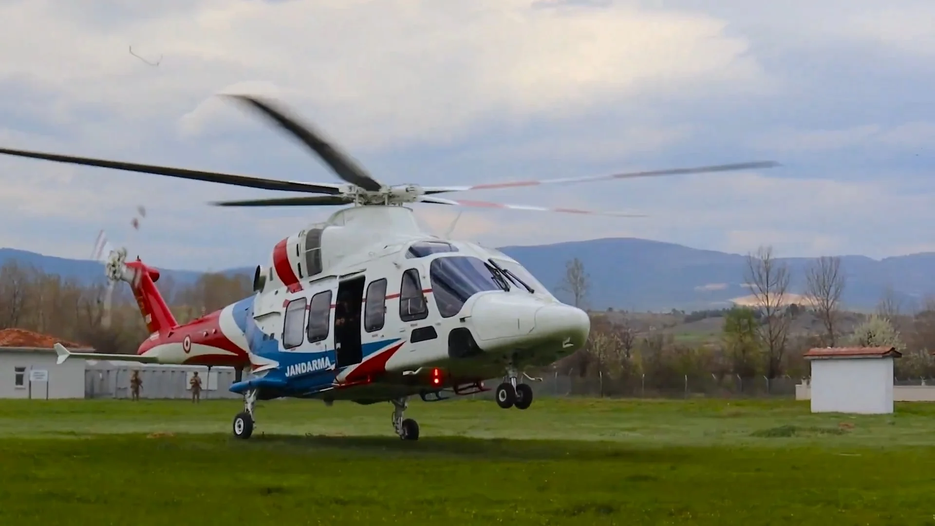 GÖKBEY helikopteri komando eğitiminde ilk kez sahada