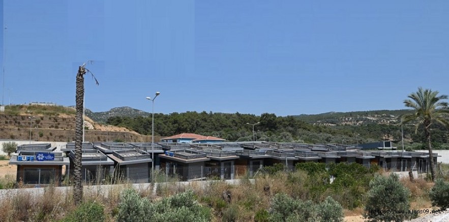 Kuşadası Sahillerinden Kaldırılan Kabinler Aydındaki Depoya Kaldırıldı