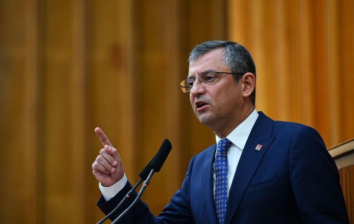 Özgür Özel, Esenyurt Belediyesi’ndeki ‘akraba atamasını’ geri aldırttı