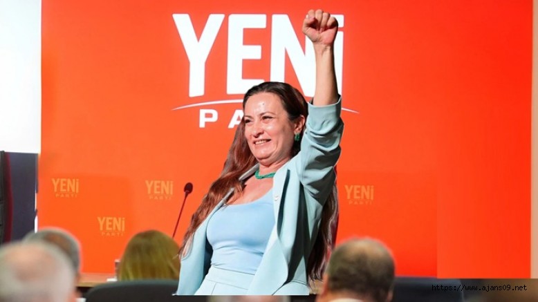 Tutuklu il başkanı İlksen Özalper, YENİ Parti Manisa İl Başkanlığına yeniden seçildi
